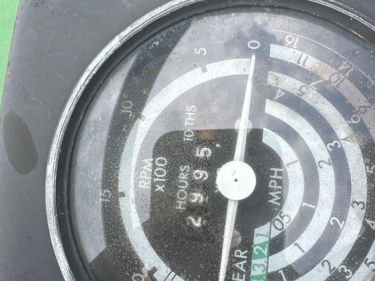 john-deere-830-image-7