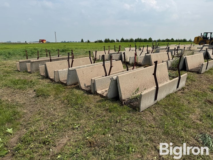 concrete-feed-bunks-image-3