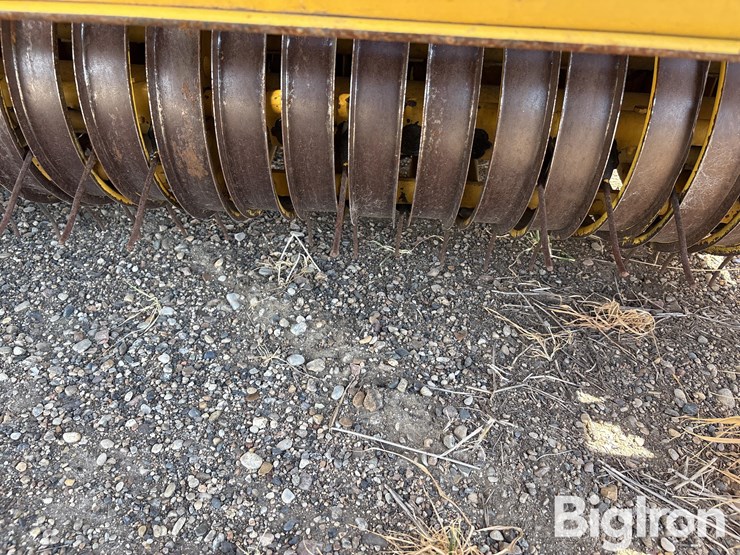 2014-new-holland-roll-belt-560-image-16