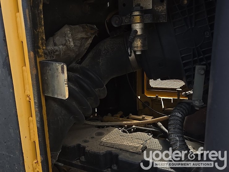 2008-caterpillar-d6n-lgp-image-44