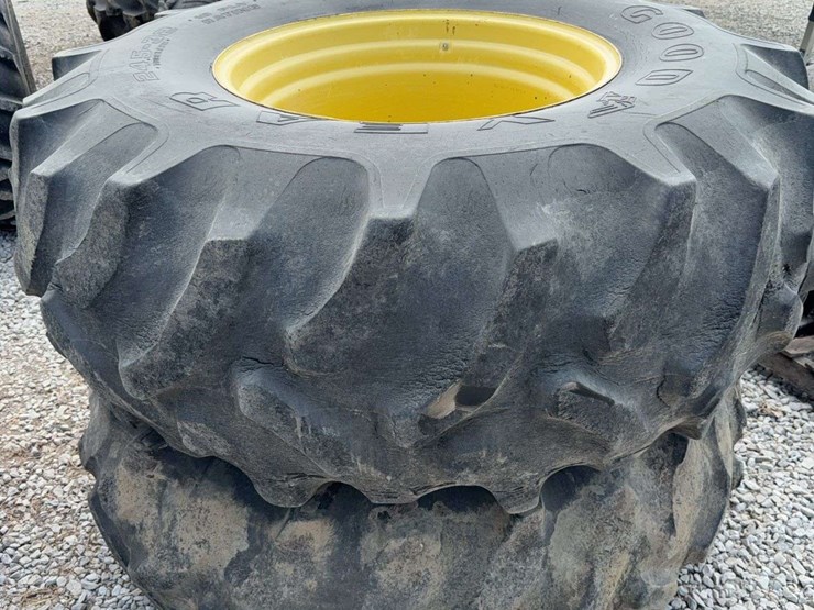 john-deere-8-image-5