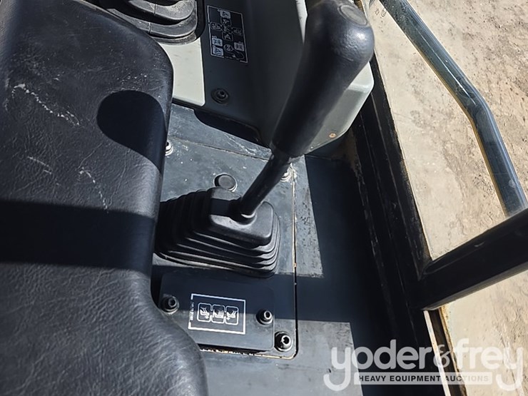 2021-komatsu-d61px-24-image-54