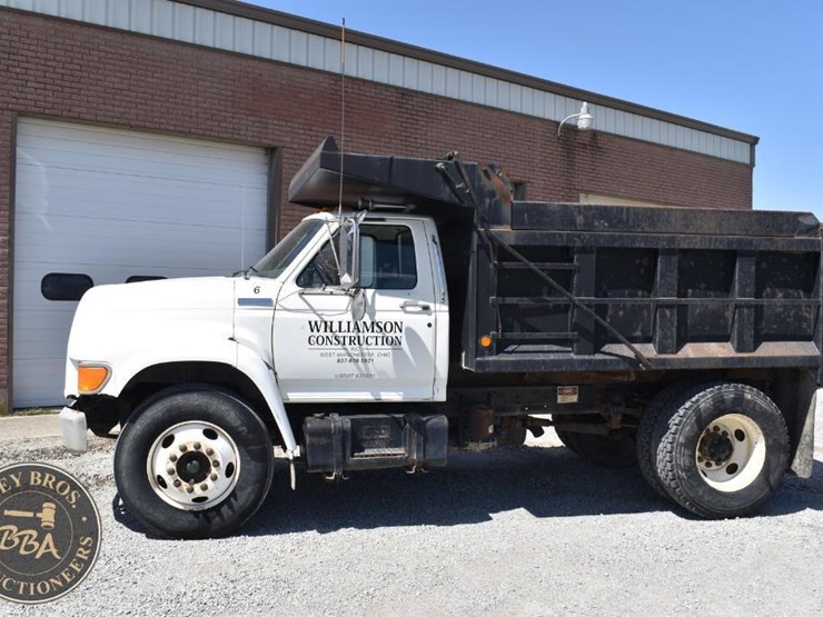 1995-ford-f800-image-3