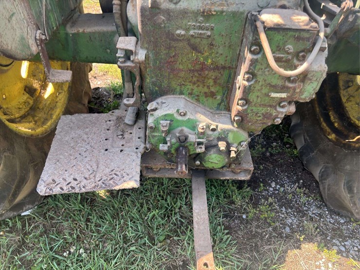 john-deere-720-image-48