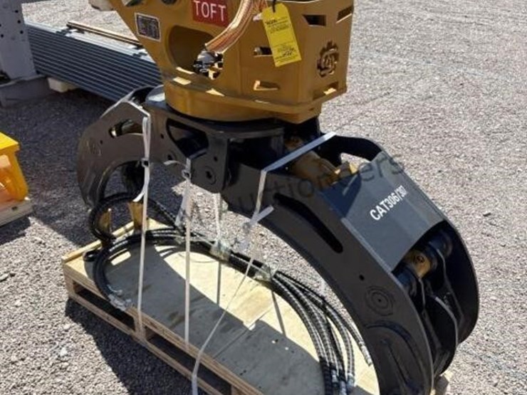 2025-caterpillar-306-image-2