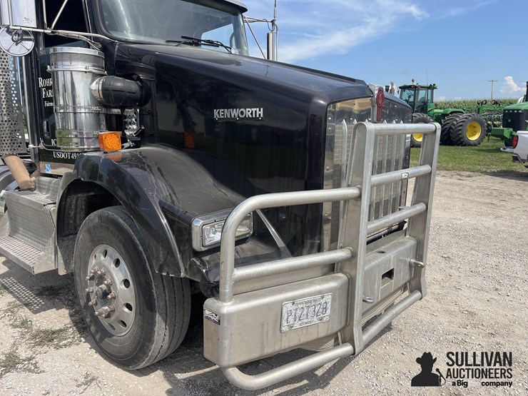 2011-kenworth-t800-image-17