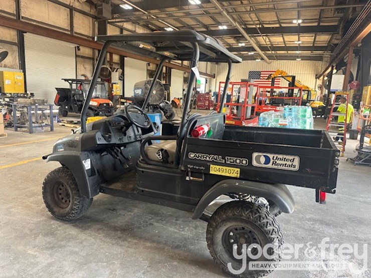 2016-club-car-carryall-1500-image-1