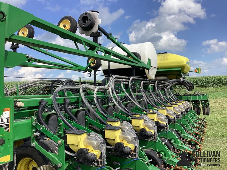 john-deere-db60-image-10