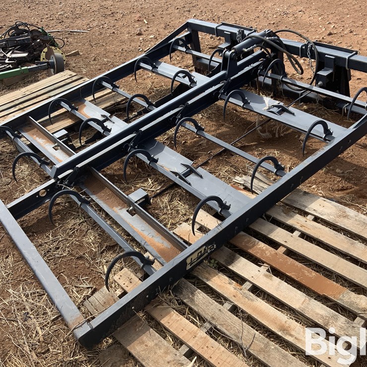 Long 8 Pack Bale Grabber