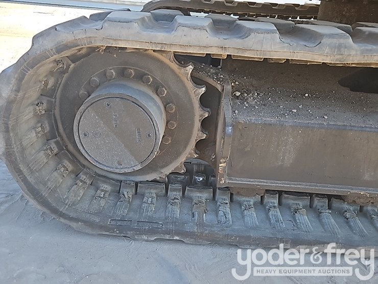 2015-deere-85g-image-9