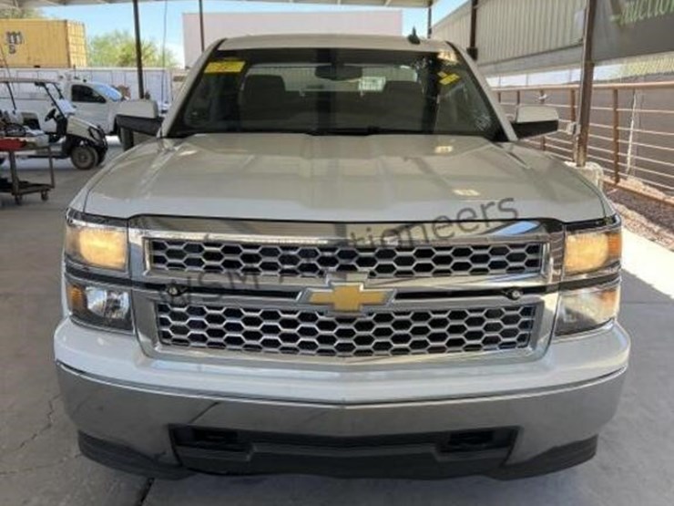 2015-chevrolet-silverado-1500-image-3