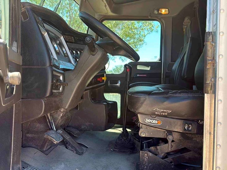 2015-kenworth-t800-image-8