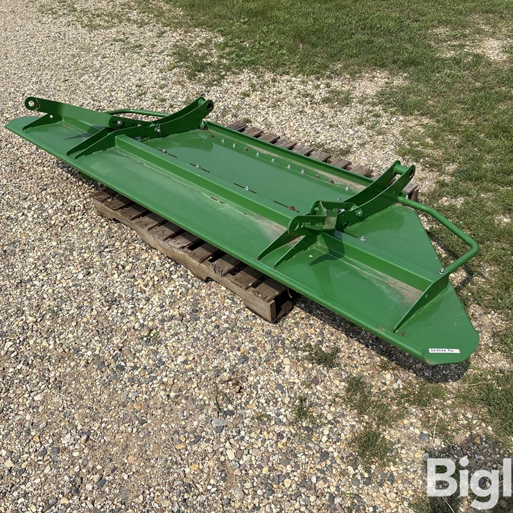 JOHN DEERE S670