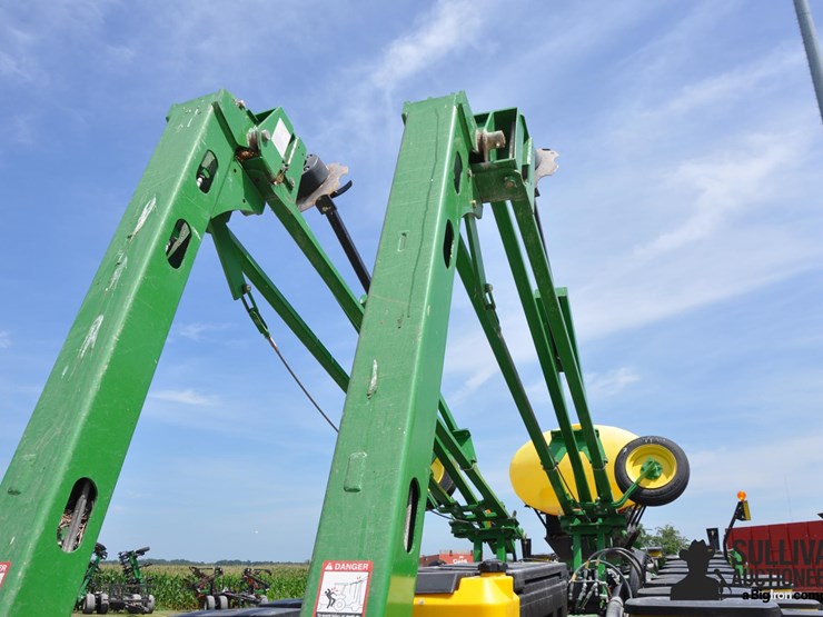 2010-john-deere-1770nt-image-18