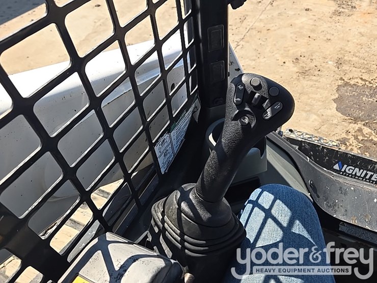 2019-bobcat-t590-image-55