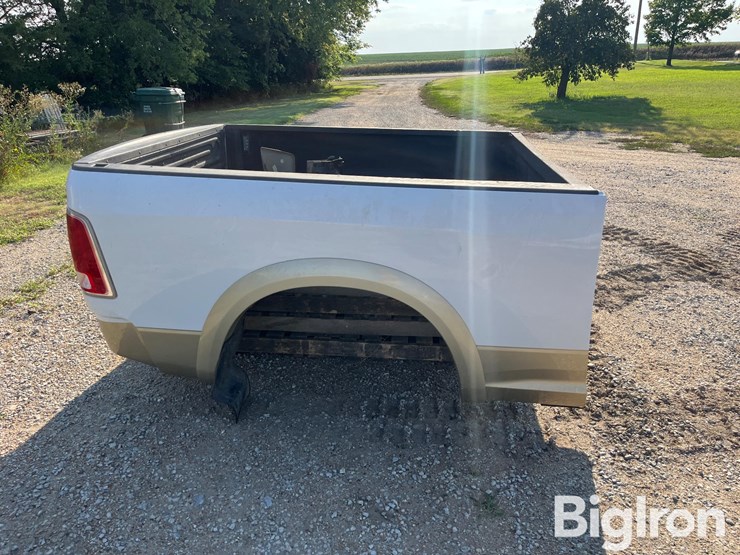 2015-ram-2500-longhorn-pickup-box-image-8