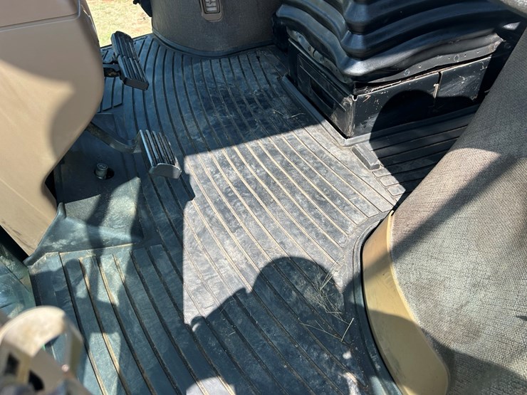 john-deere-8120-image-24