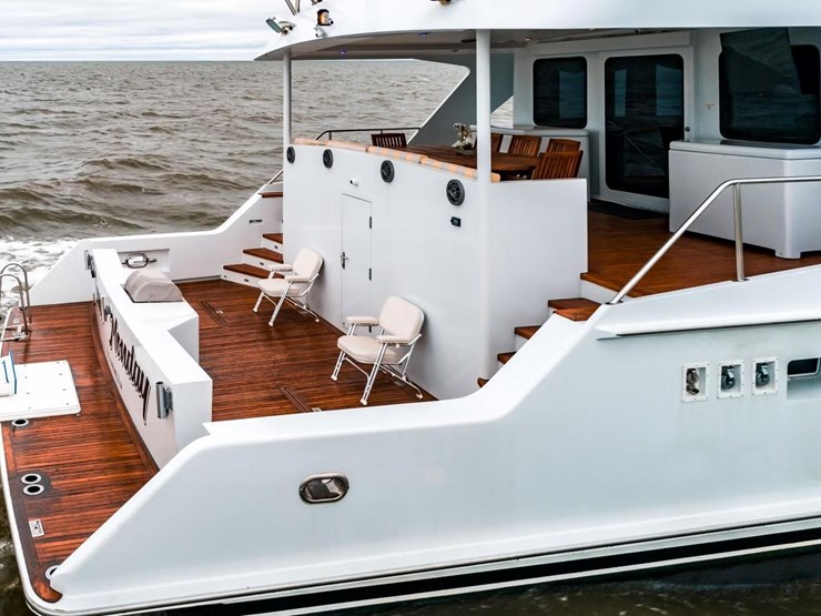 #18-•-2003-breaux-brothers-85'-yacht-|-"come-monday"-image-12