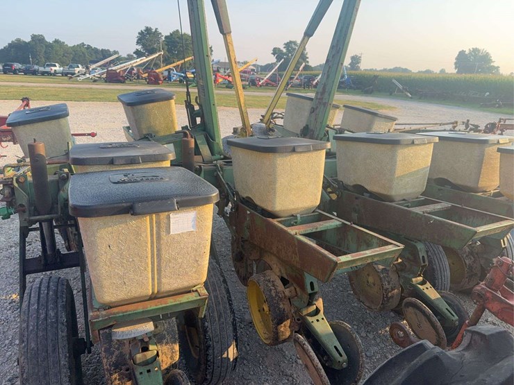 john-deere-8-image-4