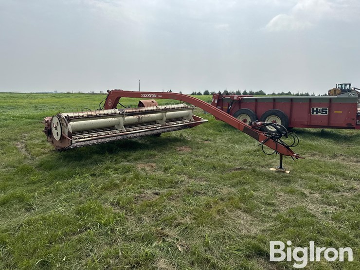 hesston-1014-image-3