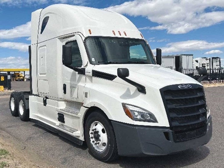 2020-freightliner-cascadia-126-image-1