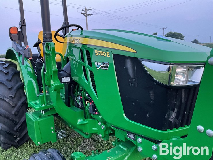 2023-john-deere-5050e-image-19