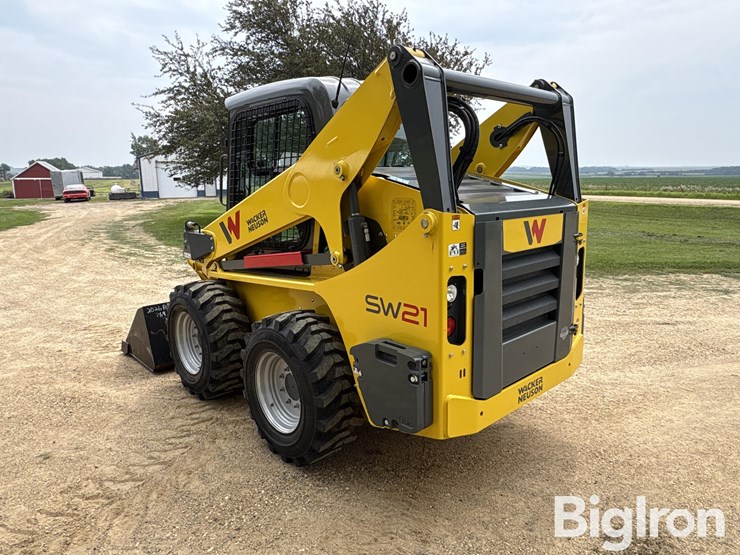 2024-wacker-neuson-sw21-skid-steer-image-7
