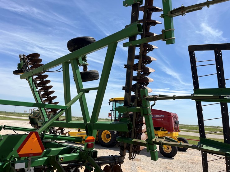 2009-john-deere-637-image-10
