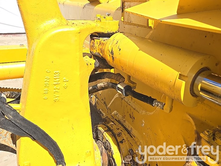 2021-komatsu-d61px-24-image-27