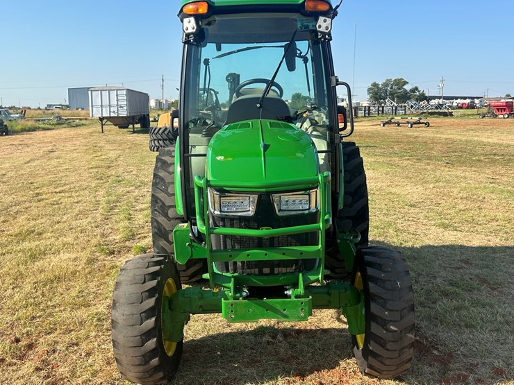 2024-john-deere-4052r-image-15