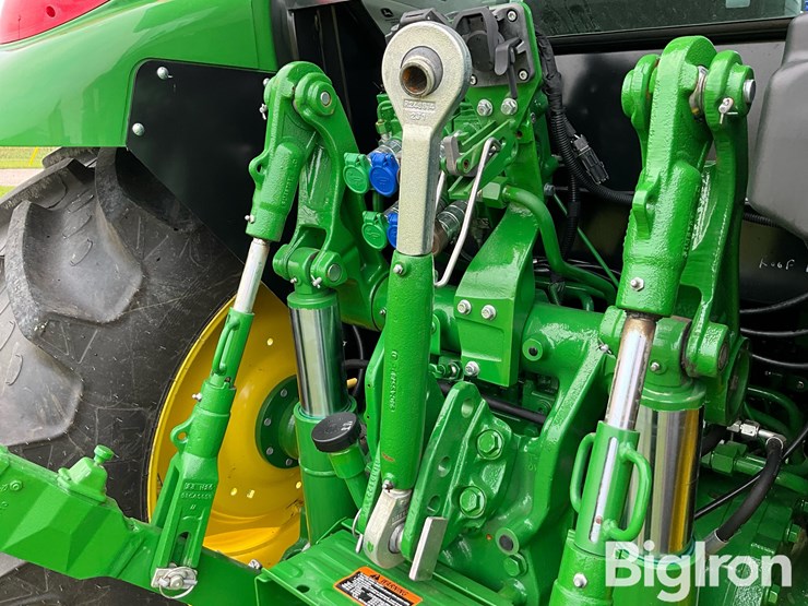 2023-john-deere-5095m-image-16
