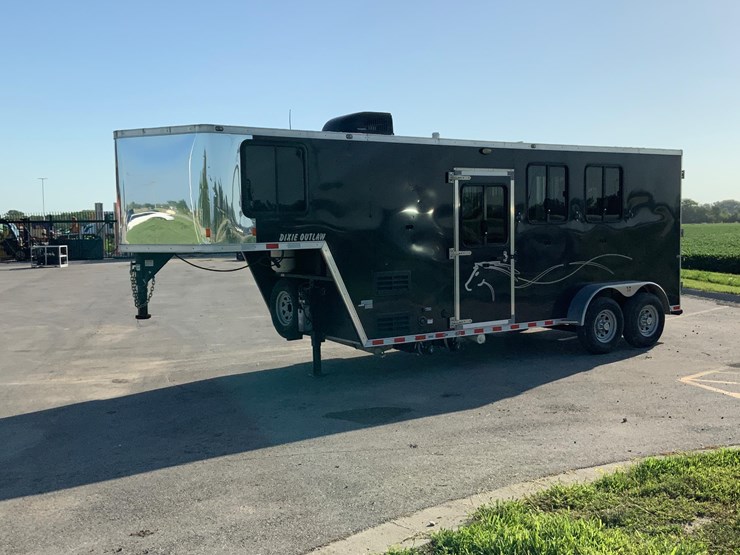 2020-dixie-outlaw-t/a-livestock-trailer-image-7