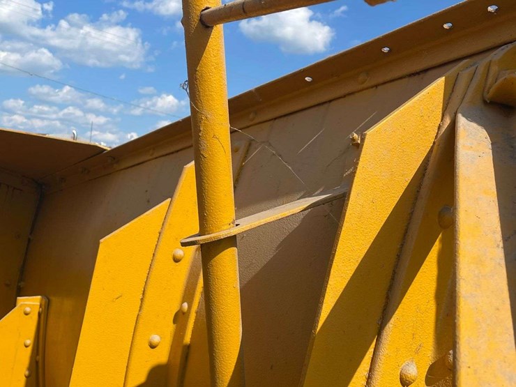 caterpillar-sixty-image-66