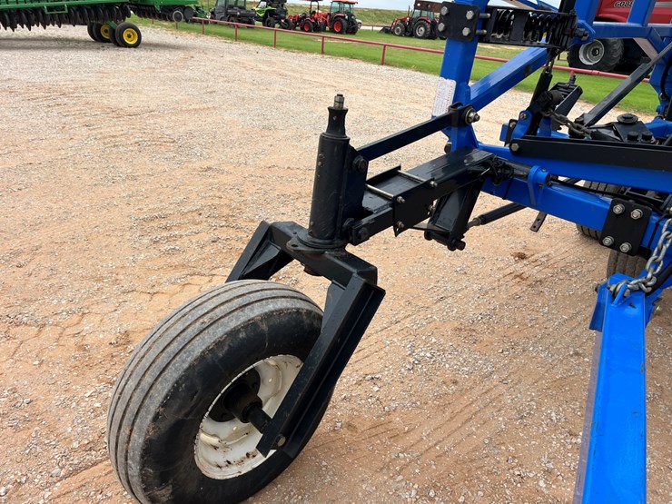 2014-new-holland-st830-image-7