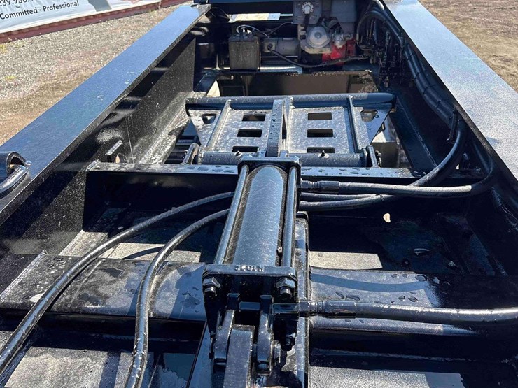 2022-globe-lowboy-image-5