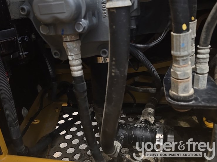 2022-deere-130g-image-67