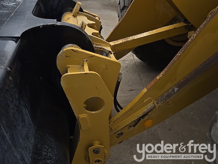 2018-caterpillar-926m-image-18