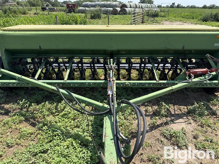 john-deere-8300-image-12