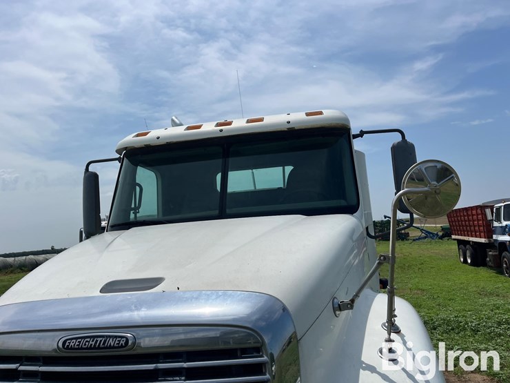 2003-freightliner-t/a-truck-tractor-image-10