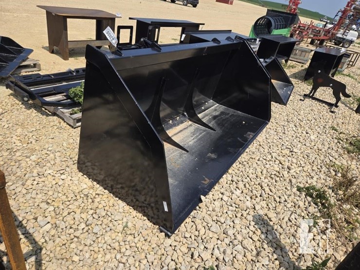 new-quick-tach-material-bucket-image-2
