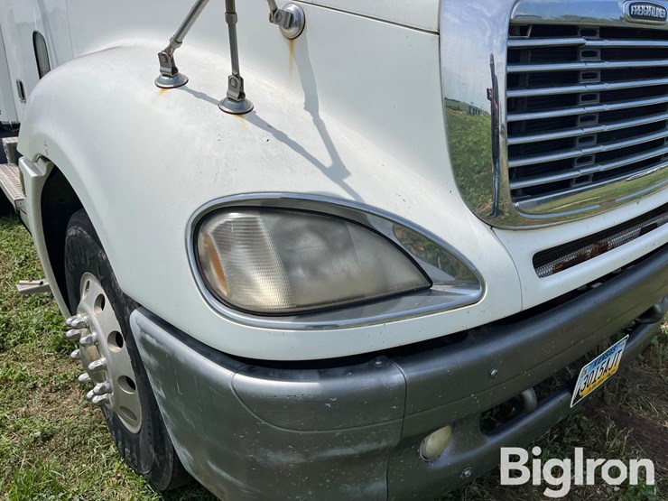 2003-freightliner-t/a-truck-tractor-image-11