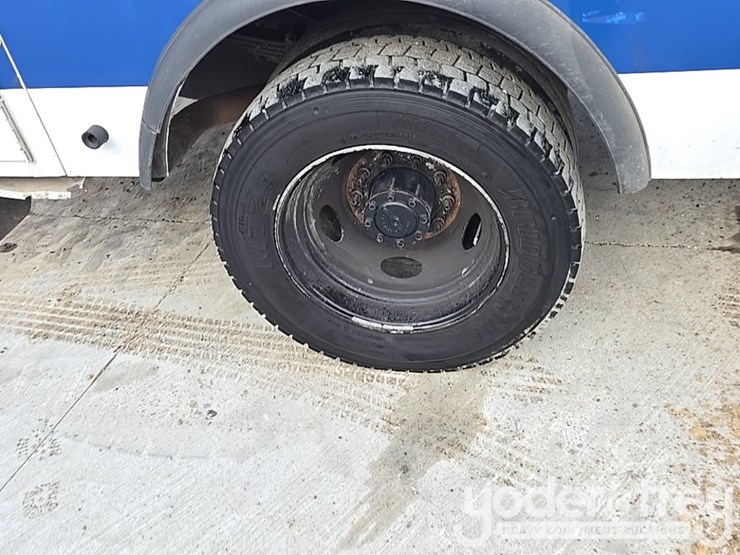2019-ford-f550-image-11