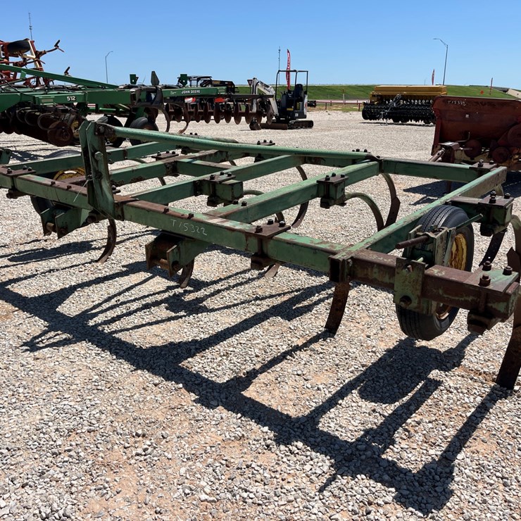 JOHN DEERE 1600