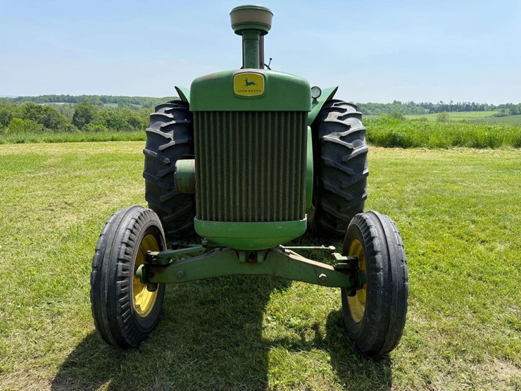 john-deere-830-image-2