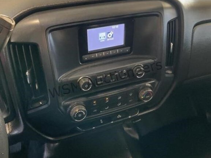 2015-chevrolet-silverado-3500hd-image-24