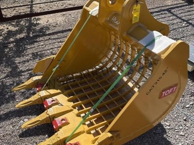 2025-caterpillar-315-image-2
