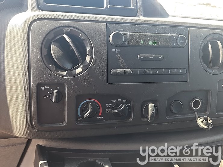2019-ford-e350-image-46