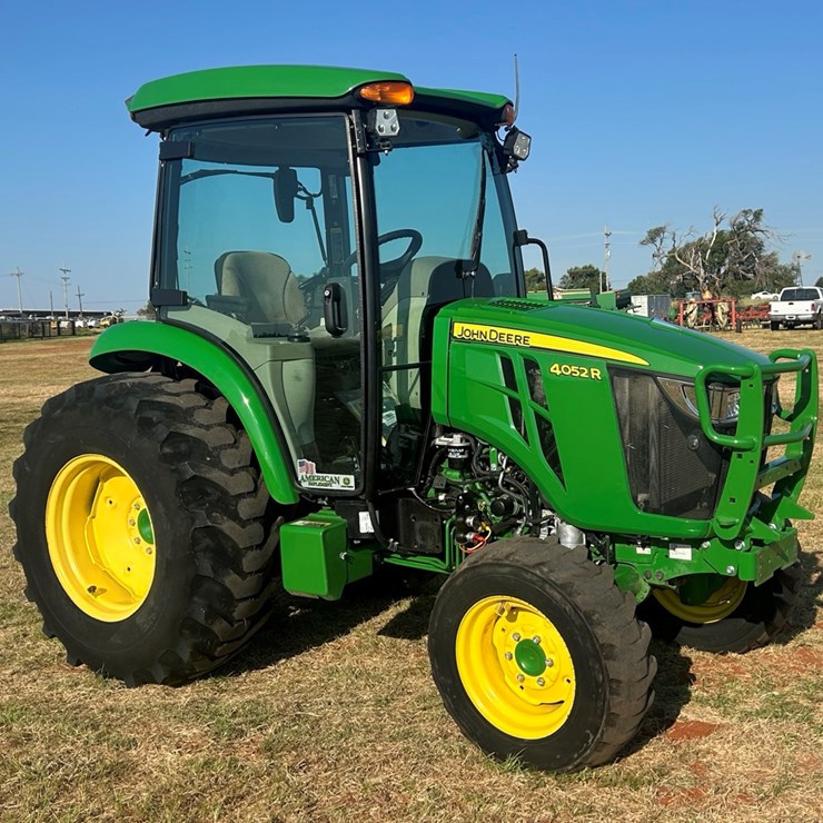2024 JOHN DEERE 4052R