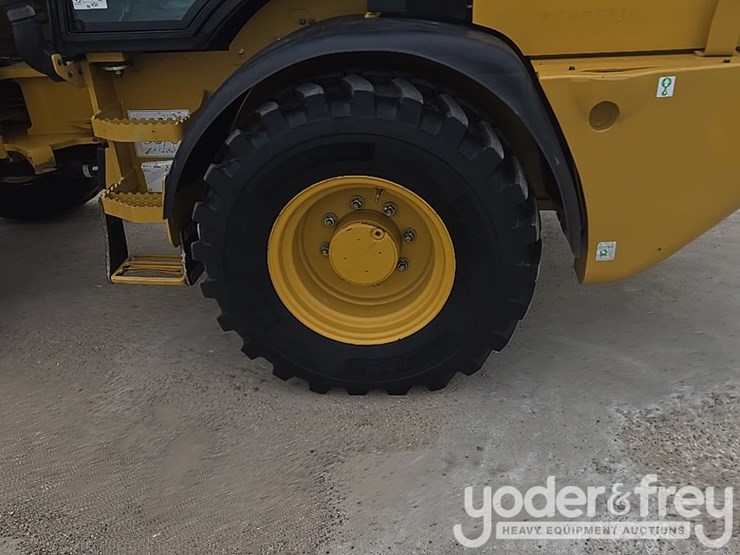 2023-caterpillar-908-image-10
