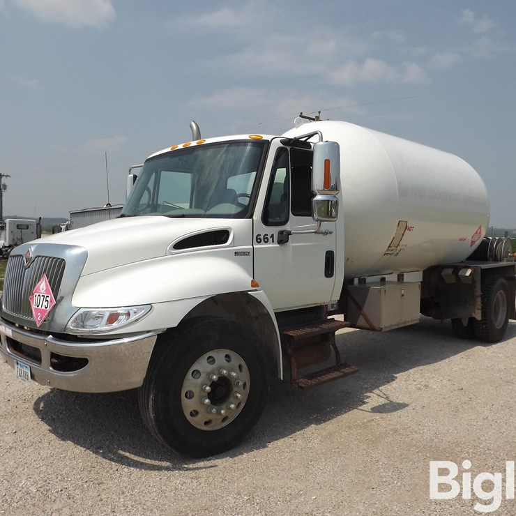 2011 INTERNATIONAL DURASTAR 4300